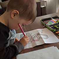 Kindergartenkinder im Frühjahr 2020 im Homeoffice :)