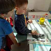 Kindergartenkinder im Frühjahr 2020 im Homeoffice :)