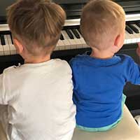 Kindergartenkinder im Frühjahr 2020 im Homeoffice :)