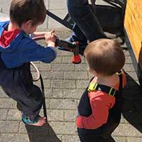 Kindergartenkinder im Frühjahr 2020 im Homeoffice :)